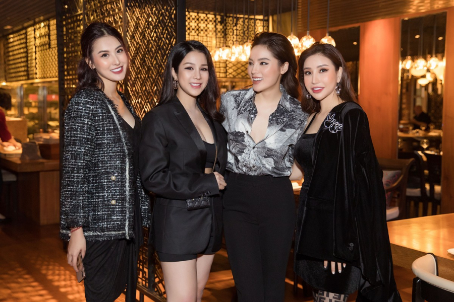 Mới đây, Diệp Lâm Anh tiếp tục gây choáng khi xuất hiện với vẻ ngoài 