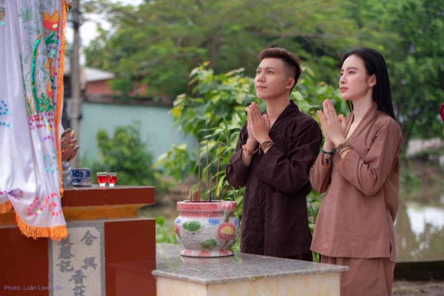 Angela tiết lộ ý định muốn đi tu.