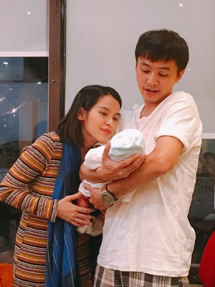 Quatrian Shbet link đăng nhập của Tú Vi và Văn Anh ngày càng có nhiều niềm vui, hạnh phúc từ khi có con đầu lòng.