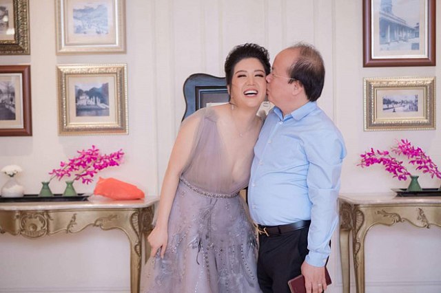 ca-si-dinh-hien-anh-lam-le-cuoi-voi-thu-truong-bo-tai-chinh-50ca1b