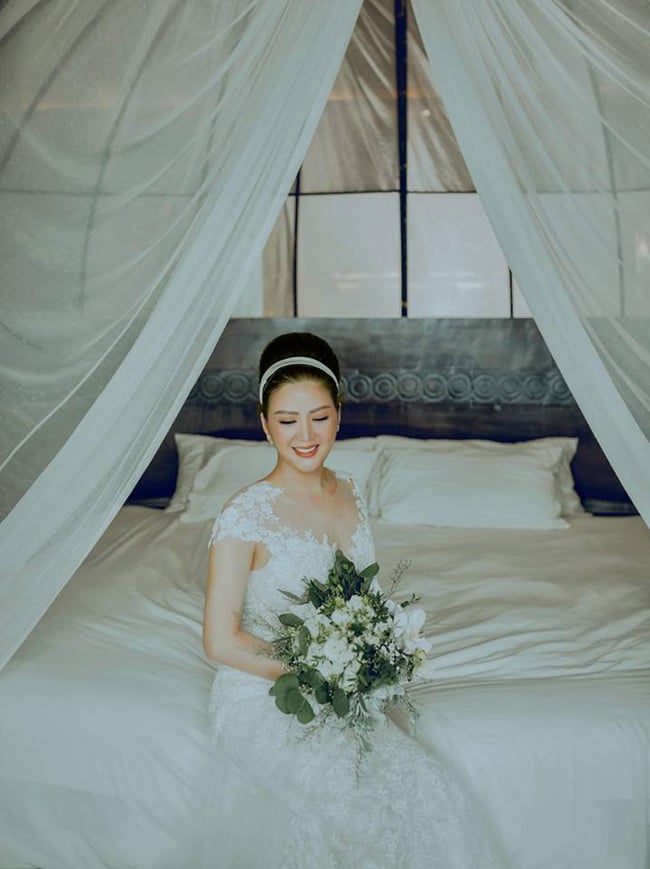 Ca sĩ Đinh Hiền Anh với vẻ ngoài tươi trẻ dù đã ở tuổi 40.
