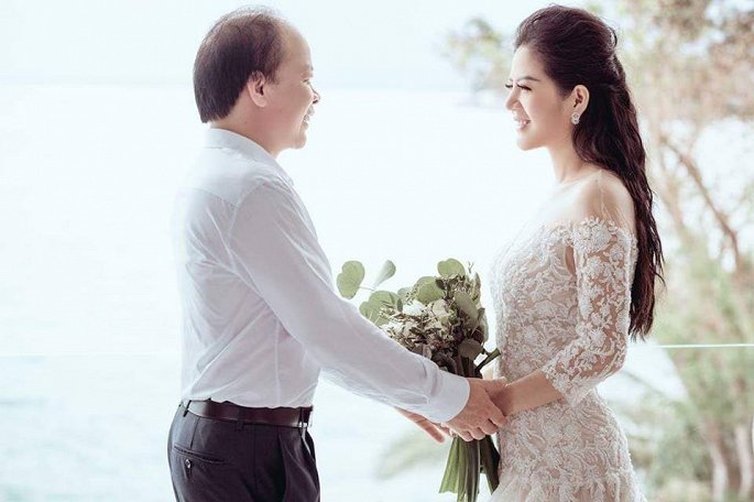 Ảnh cưới lãng mạng của ca sĩ Đinh Hiền Anh và Thứ trưởng Bộ Shbet800 tải ứng dụng.