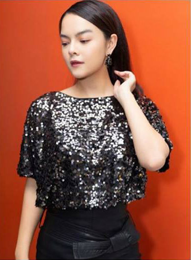 Trên trang Instagarm, Phạm Quỳnh Anh tự dặn mình dù có khó khăn vẫn phải mạnh mẽ giống như sức sống của cây xương rồng.