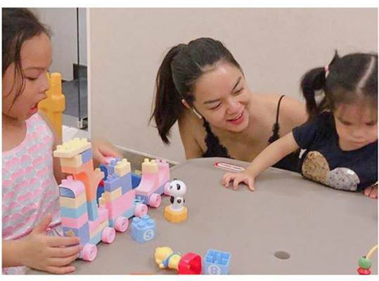 Hậu ly hôn, Quỳnh Anh trân trọng những khoảnh khắc bình yên bên các con.