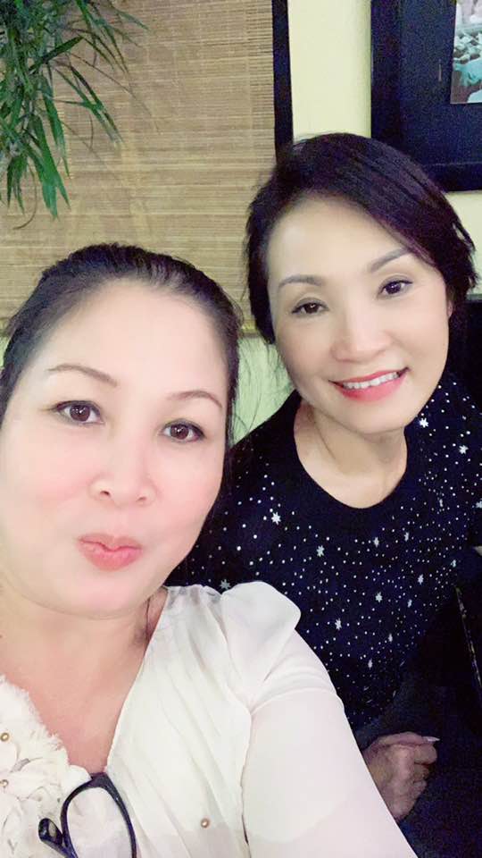 Nghệ sĩ Hồng Vân và diễn viên Hồng Đào ở thời điểm hiện tại.