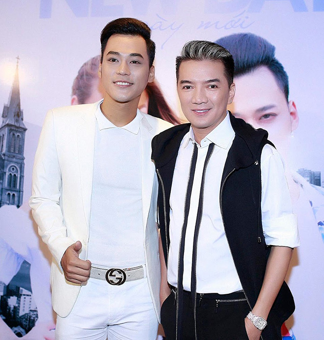 Tối qua 21/11, Phan Ngọc Luân bất ngờ chia sẻ về “tình cảm song phương” với Đàm Vĩnh Hưng cũng như bộc bạch Dương Triệu Vũ là người thứ 3. Ngay lập tức, cả 2 nhân vật còn lại đều lên tiếng can ngăn Phan Ngọc Luân trước những phát ngôn mang tính nông nổi này, thậm chí Đàm Vĩnh Hưng còn công khai những tin nhắn của học trò thú nhận trong một phút thiếu suy nghĩ đã nói những điều “tưởng tượng hơi quá mức”. Hiện tại Phan Ngọc Luân cũng đã lên tiếng xin lỗi Đàm Vĩnh Hưng và công chúng. (saostar)