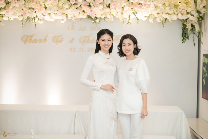Có mặt tại lễ ăn hỏi, Đỗ Mỹ Linh chia sẻ cô biết chuyện tình cảm của Thanh Tú từ những ngày đầu. Cô cảm thấy mừng cho đồng nghiệp khi tìm được người đàn ông chu đáo, luôn quan tâm chăm sóc. Mỹ Linh cũng bật mí cô sẽ làm phù dâu khi lễ cưới của Thanh Tú diễn ra vào đầu tháng 12 tới.