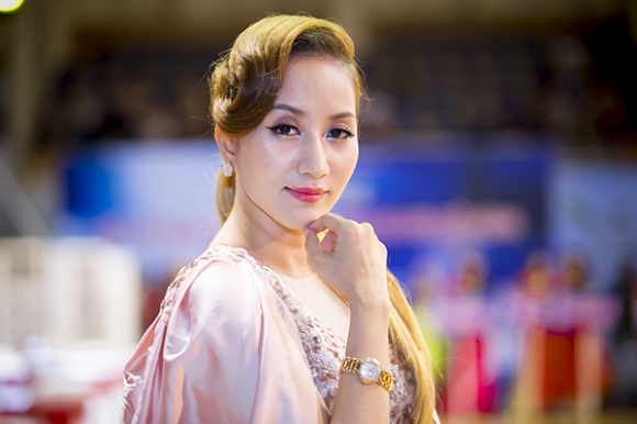 phan-hien-tang-qua-khanh-thi-1-ngoisao-vn_02