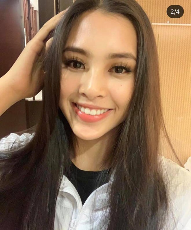 Hoa hậu Trần Tiểu Vy khoe nhan sắc đẹp sắc sảo, cuốn hút dù ăn vận nhẹ nhàng, giản dị.