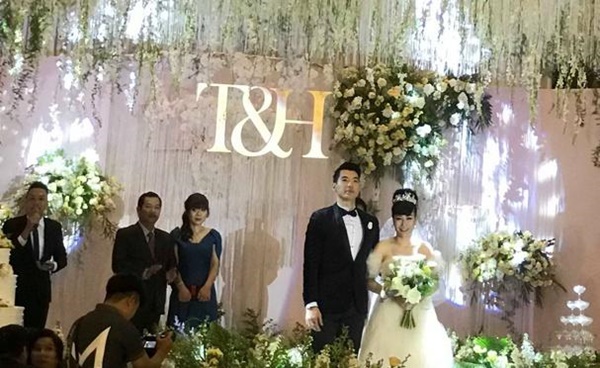 Một trong những hình ảnh hiếm hoi về Quatrian shbet hiện đang mở của Trương nam Thành và bạn gái đại gia.