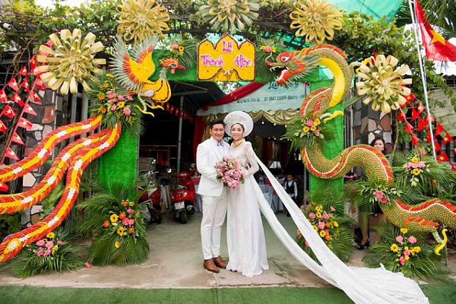 hoa-hau-dai-duong-dang-thu-thao-theo-chong-ve-dinh-ff68e1