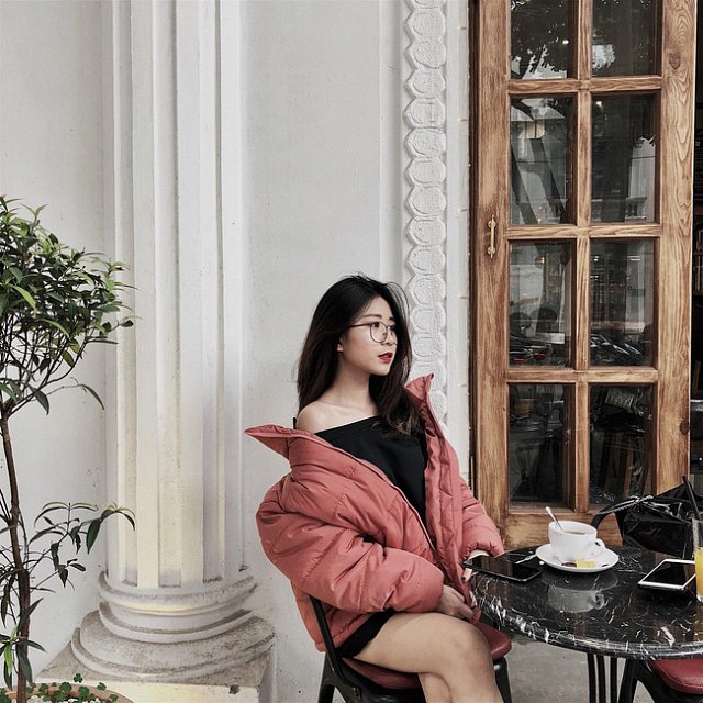 Con gái riêng của nữ đại gia rất xinh đẹp, có gu thời trang sành điệu.