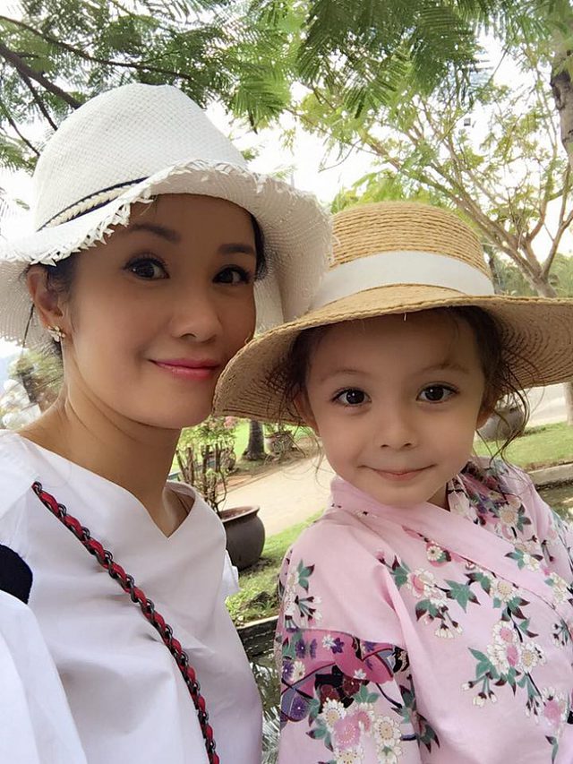 sau-chia-se-2-con-phai-dieu-tri-tam-ly-vi-cha-me-ly-hon-hong-nhu-30f5b7