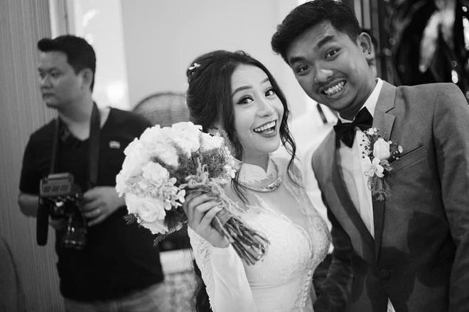 MiA và vị hôn phu rạng rỡ trong ngày vui của mình.