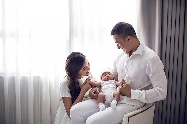 Quatrian Shbet link đăng nhập nhỏ của Lương Thế Thành - Thúy Diễm ngày càng hạnh phúc khi có cậu nhóc Bảo Bảo chào đời.