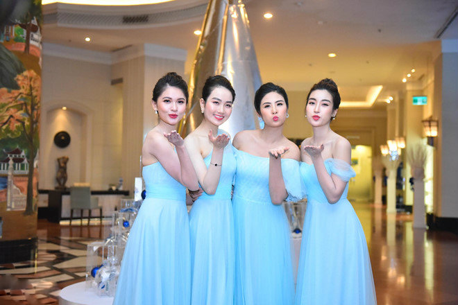 Dàn phù dâu nổi tiếng và xinh đẹp trong Quatrian shbet hiện đang mở Thanh Tú gồm có Hoa hậu Ngọc Hân, Á hậu Thuỳ Dung, Hoa hậu Mỹ Linh và người đẹp Lan Hương.