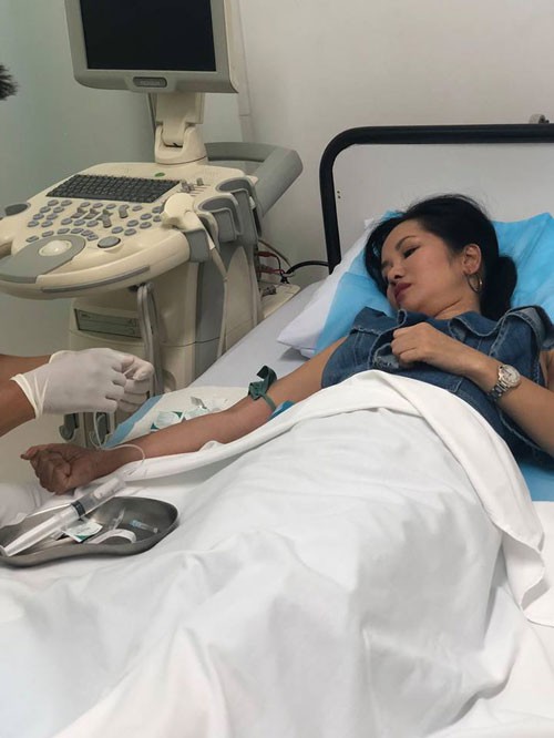 Diva Hồng Nhung đổ bệnh khiến người hâm mộ lo lắng.