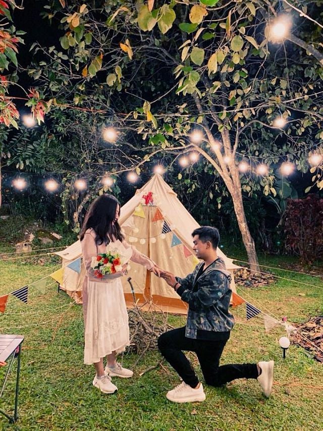 MiA chia sẻ loạt ảnh được bạn trai cầu hôn siêu lãng mạn.