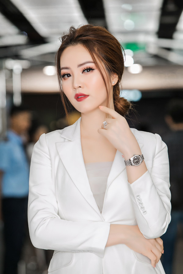 Á hậu Thụy Vân là một trong những nữ MC, BTV nổi tiếng của VTV.