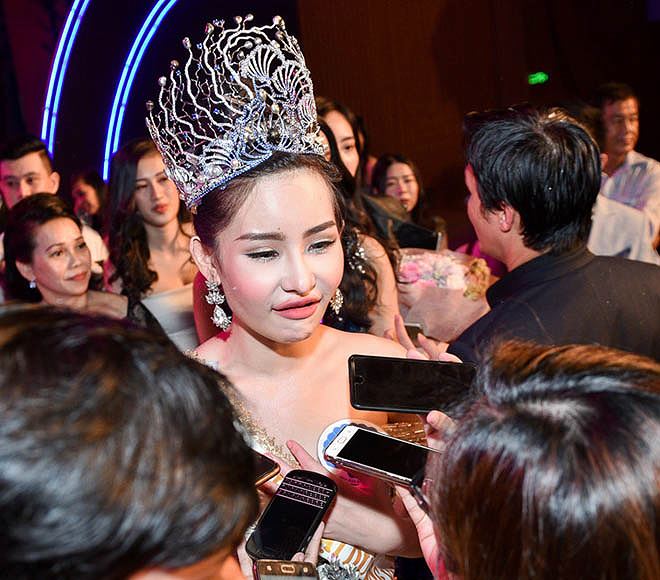 Nhan sắc gây tranh cãi của Lê Âu Ngân Anh sau đăng quang Hoa hậu Đại dương 2018.