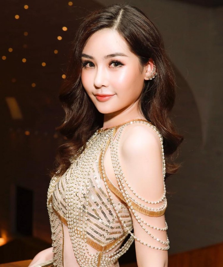 Lê Âu Ngân Anh đang chờ được cấp phép dự thi Hoa hậu Liên lục địa 2018.