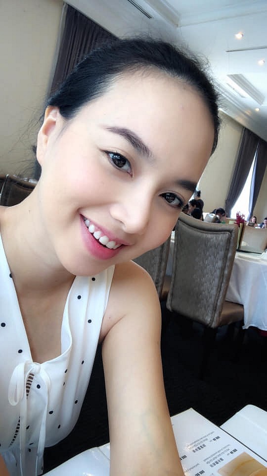 Đinh Ngọc Diệp nhanh chóng lấy lại vóc dáng sau 1 tháng sinh em bé.