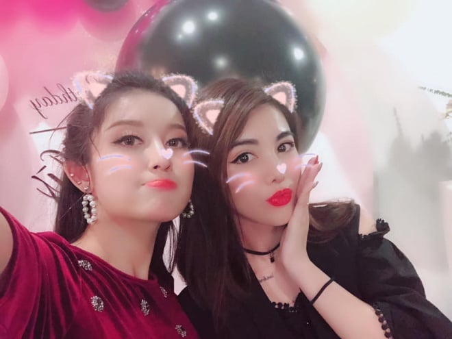 Huyền My và NTK Claret Giang Lê.