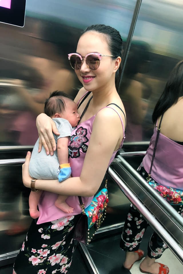Đinh Ngọc Diệp khoe ảnh tươi tắn cùng con 1 tháng tuổi xuống phố.