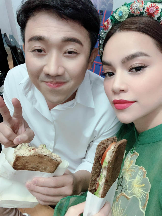Trên trang Facebook của Hồ Ngọc Hà đã gây chú ý khi đăng tải một dòng trạng thái để khen ngợi Kim Lý. Theo 