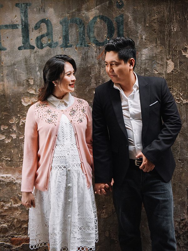 Nữ diễn viên đang mang thai 7 tháng, vòng hai lớn nhưng trông cô vẫn nhanh nhẹn, tràn đầy năng lượng. Thanh Thúy cho biết gần đây cô đã đăng ký học một lớp thai giáo để biết cách chăm sóc, trò chuyện với con từ khi bé còn trong bụng mẹ.