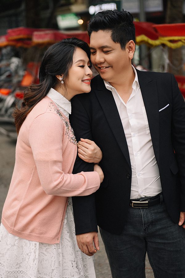 Thanh Thúy e ấp bên ông xã.