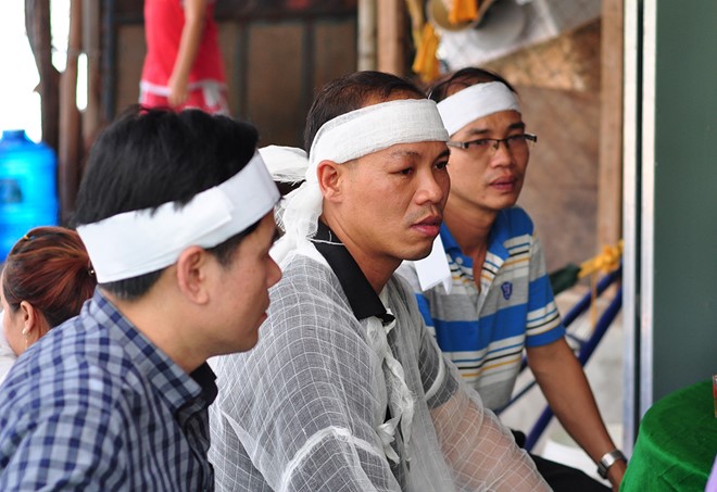 vo sap sinh cung con gai 