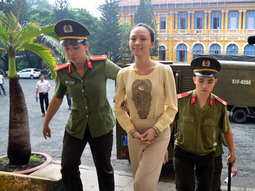 hoa-hau-phuong-nga-1-sharoncuneta.com