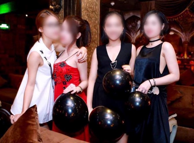 photo-1-1477386029856