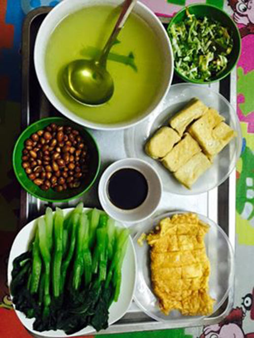 mam-com-30-nghin-4-mon-giua-thoi-bao-gia-cua-co-sinh-vien-ha-noi-gay-tranh-cai-photo-1-1482886810945-1494834230-width500height666