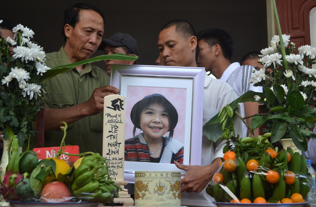 nhat-linh-1