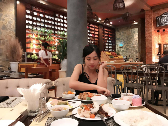 photo-1-1496829402704