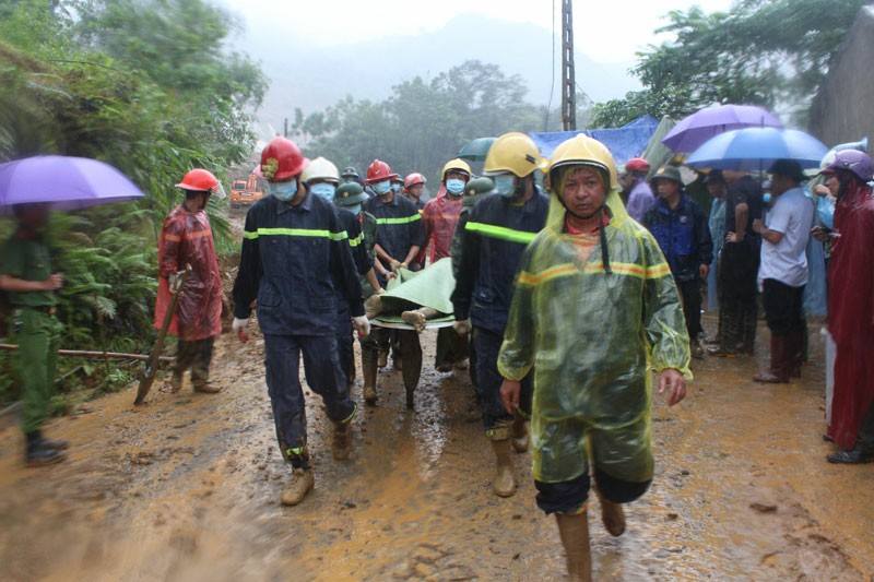 da-tim-duoc-14-nan-nhan-trong-vu-sat-lo-tai-Hoa-Binh