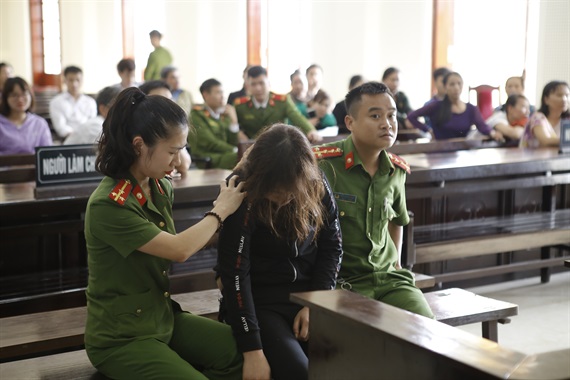 Đối tượng Hồ Thị Huệ tại phiên tòa