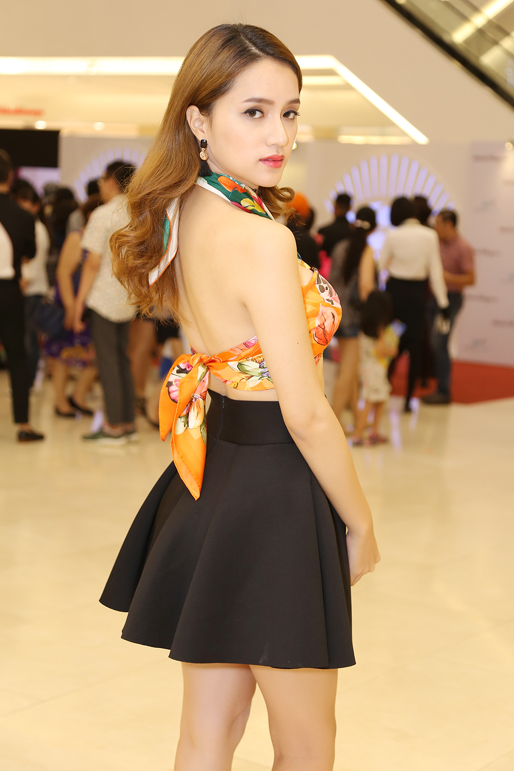 huong-giang-idol-quan-khan-lam-ao-sharoncuneta.com 3