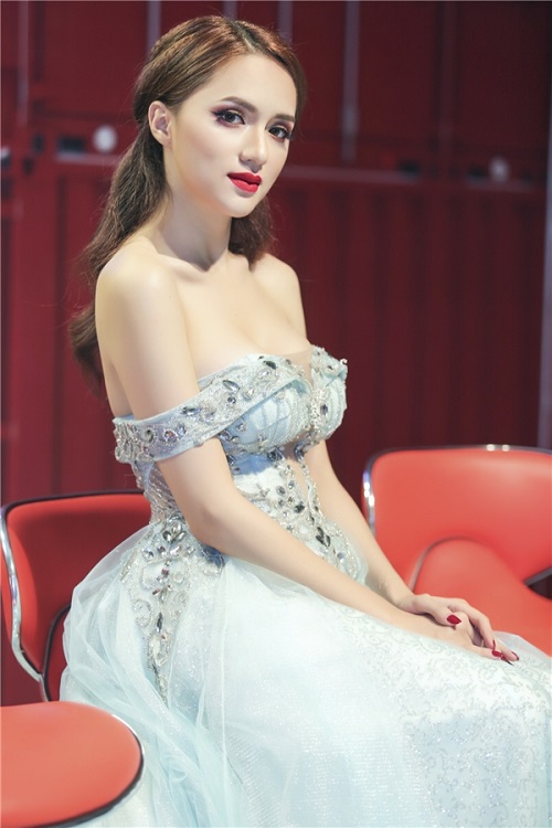 huong-giang-idol 6
