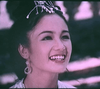 dien-vien-thu-ha-la-ngoc-