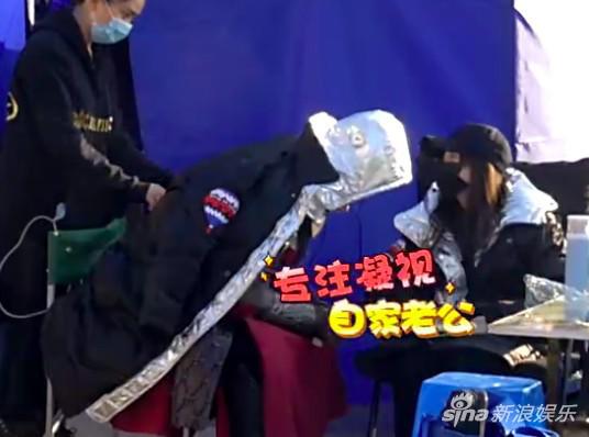 bat-gap-angelababy-bat-chap-thoi-tiet-lan-loi-toi-tham-ong-xa-huynh-hieu-minh 3