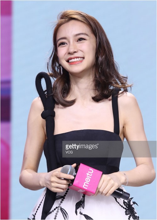Đây thực sự là một bước lùi của Angela Baby, khi trong những sự kiện trước của Dior và những sự kiện khác cũng với Link Vào SHBET88 Mới Nhất này, cô nàng luôn tỏa sáng với thần thái ngọc nữ rạng ngời, thu hút trọn vẹn sự chú ý của truyền thông.