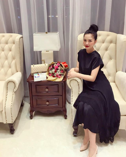 Trang Pilla tên thật là Đỗ Thị Thùy Trang, sinh năm 1994 và lớn lên trong một Shbet111 slot, casino, thể thao, xổ số giàu có và có truyền thống kinh doanh ở TP HCM. Ngoài việc sở hữu ngoại hình xinh đẹp, Trang Pilla còn có vóc dáng gợi cảm, quyến rũ và từng làm người mẫu ảnh cho các tạp chí, kênh truyền hình tuổi teen trong nước. Năm 2013, Trang Pilla từng giành giải Ngôi sao tài năng trong cuộc thi Ngôi sao thời trang.