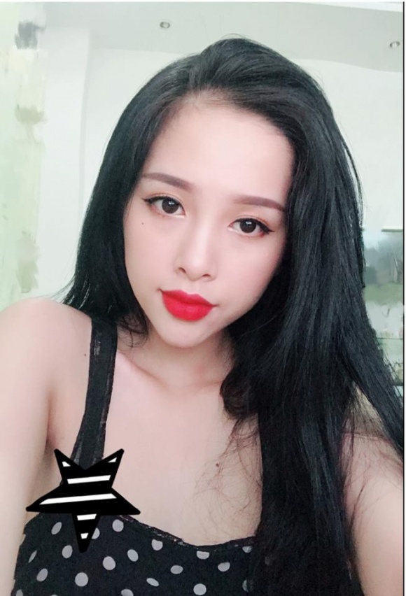 Có thể thấy, dù mới sinh em bé nhưng Trang Pilla đã nhanh chóng lấy lại vóc dáng thon gọn.