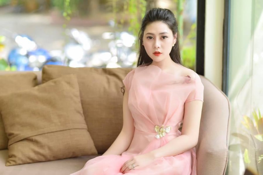 Cô được nhận xét rát giống nhân vật Quỳnh búp bê.