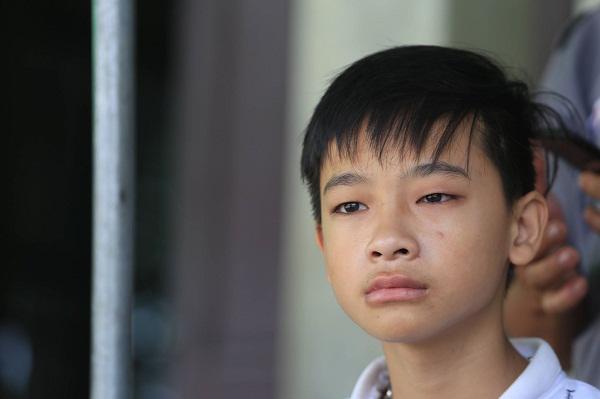 Cháu Công luôn hy vọng bố mẹ còn sống, trở về.    