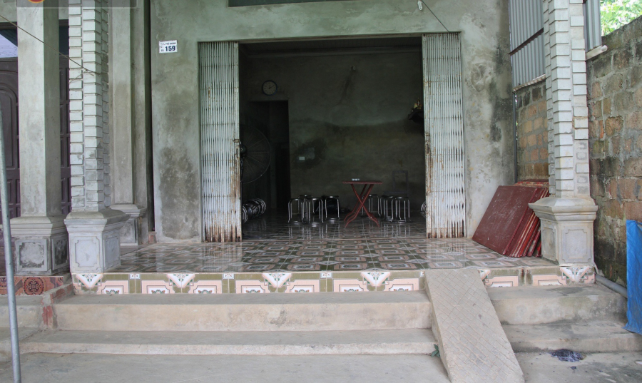 Căn nhà đơn sơ của 2 anh chị.    