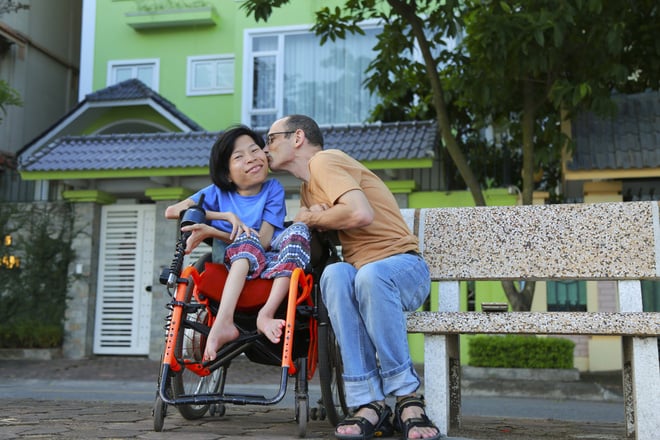 Không cần Quatrian shbet hiện đang mở, họ vẫn hạnh phúc bên nhau.  